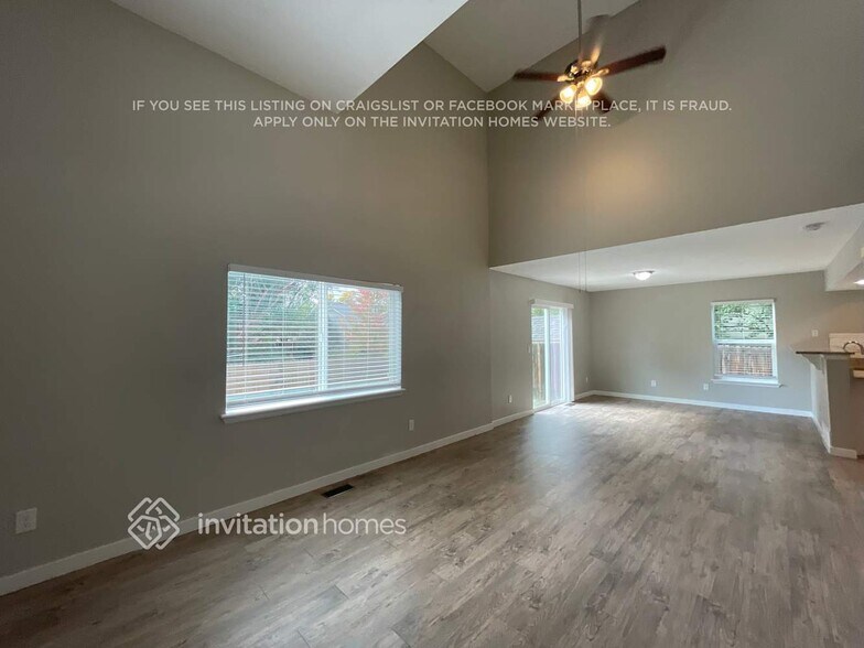 Building Photo - 845 Legend Oak Dr