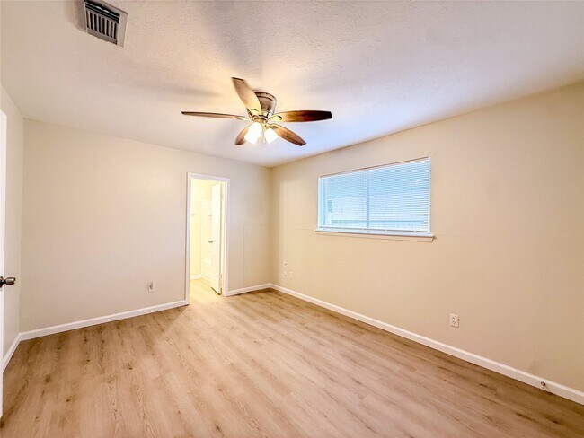Building Photo - 4251 Rosegate Dr