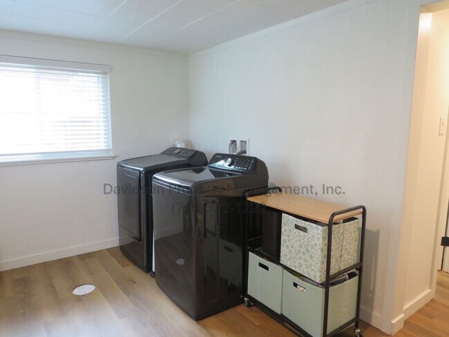Building Photo - Beautiful Updated 4 Bedroom Near Garden of...