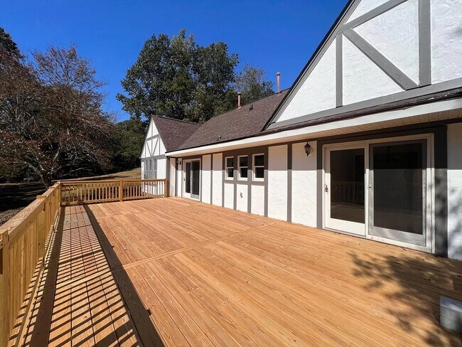 Building Photo - 12 Ginger Ln