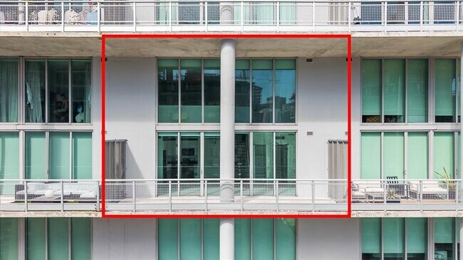 Building Photo - 690 SW 1st Ct