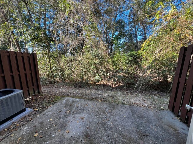 Building Photo - Gorgeous 3 BD 3 BA Townhome Located in Chase's Run!