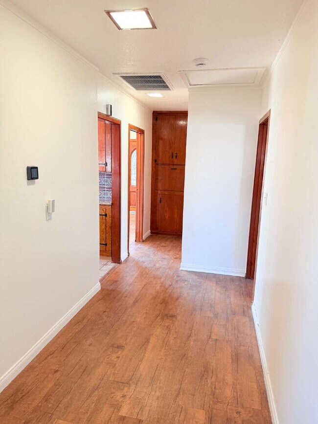 Building Photo - Beautifully Remodeled 4 Bed / 2.5 Bath Home for Rent – National City (ADA Friendly)