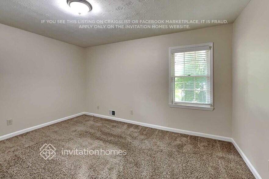 Building Photo - 3158 Larkspur Cir SW