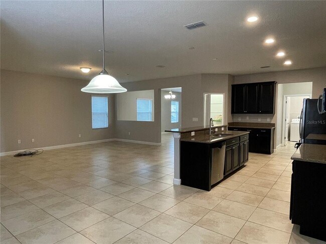 Building Photo - 15168 Evergreen Oak Loop