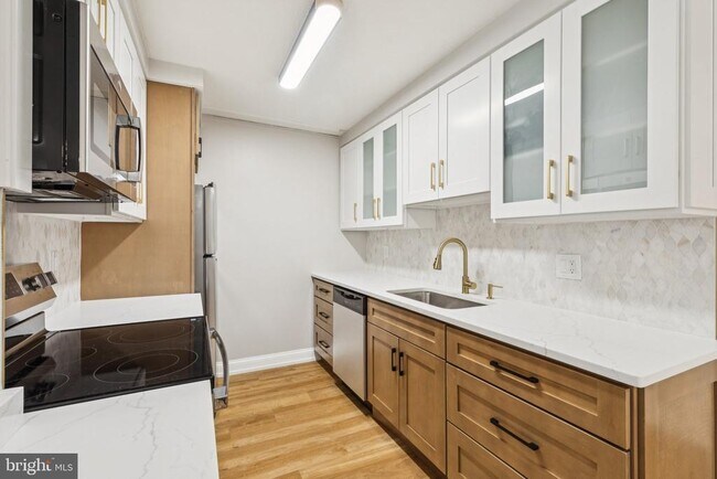 Building Photo - 1420 Locust St