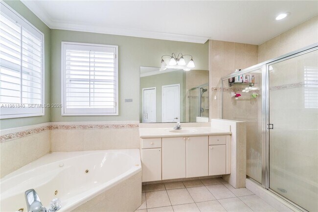 Building Photo - 200 SW 87th Path