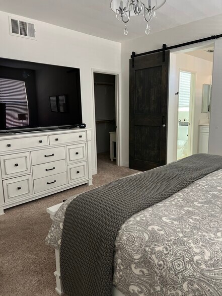 Building Photo - 23 Quinn Way