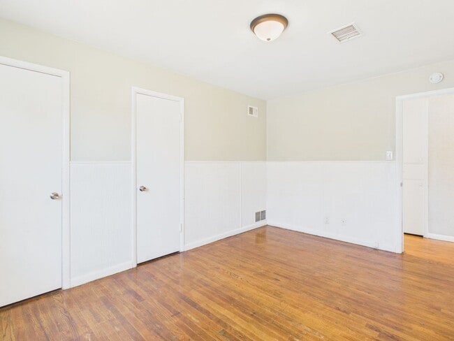 Building Photo - 5125 SW 16th Ave