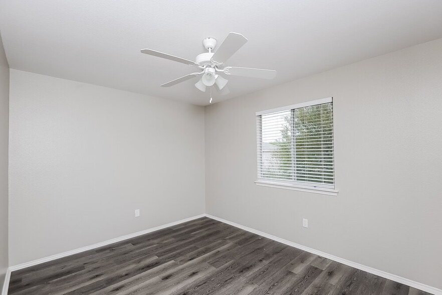 Building Photo - 2308 Overlook Ln