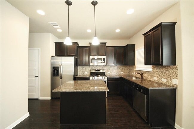 Building Photo - 10905 Minter Ct