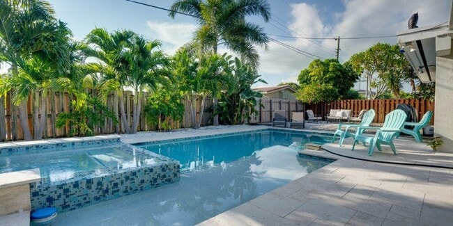 Building Photo - Step Into Sunshine: Modern Charm Meets Coa...