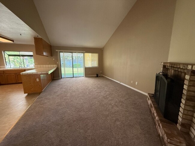 Building Photo - A Cute Single Quiet Court Home!