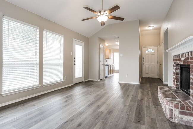 Building Photo - 1213 Misty Meadow Dr