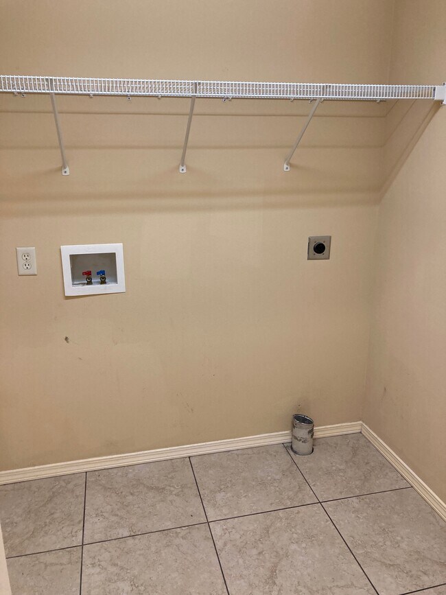 Building Photo - 2880 E Main St