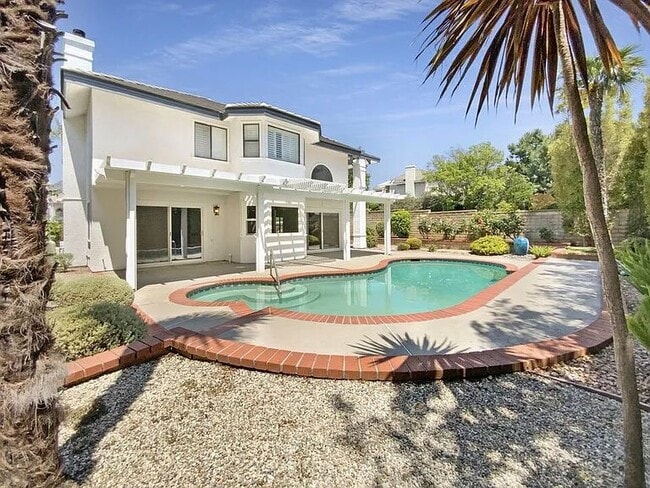 Building Photo - 5982 Birdie Dr