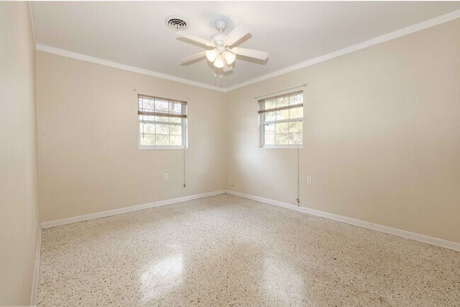 Building Photo - 2BR/1BA (with possible 3rd Bedroom) in Summerfield