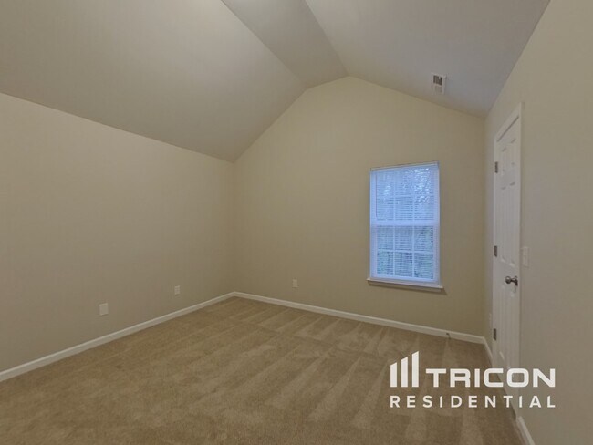 Building Photo - 3830 Pauline Ln