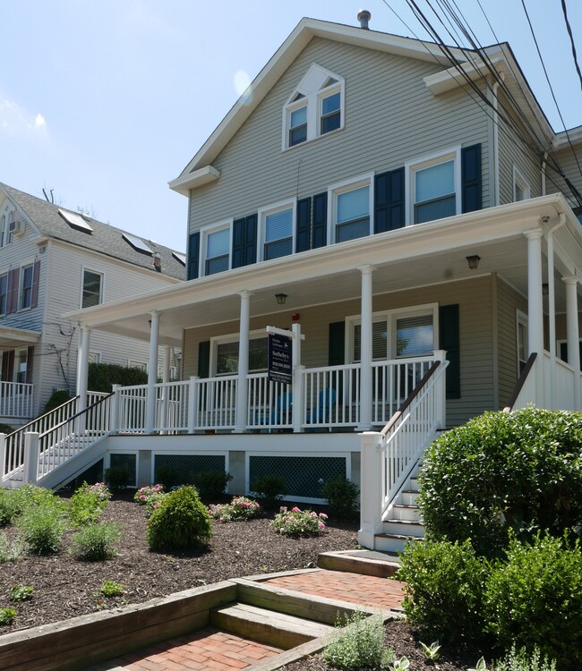 Building Photo - 86 Washington St