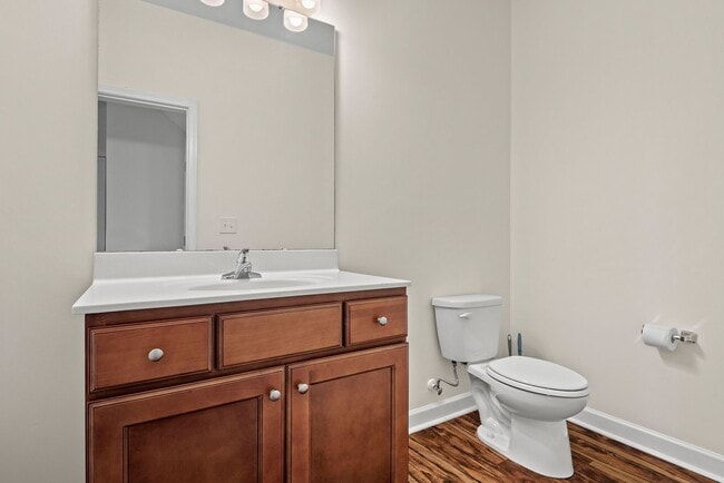 Building Photo - Gorgeous Townhome In Clayton!