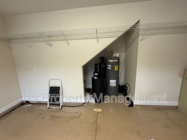 Building Photo - 14420 Serenoa Dr