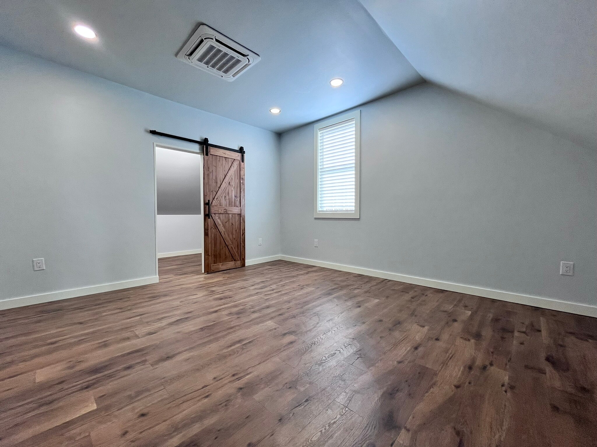 Building Photo - 2614 Boston Post Rd