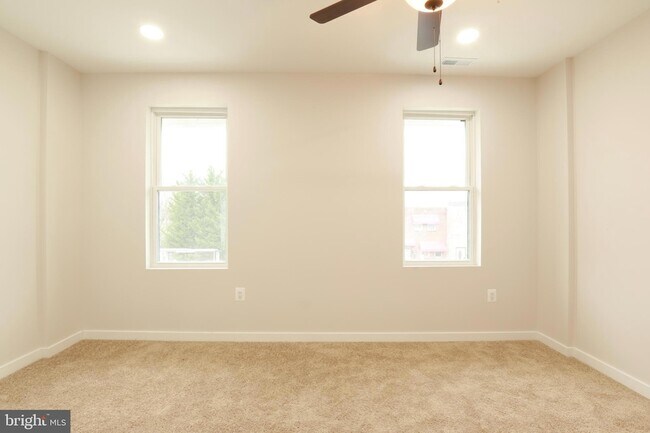 Building Photo - 1625 Montello Ave NE