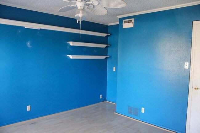 Building Photo - 4222 Clear Lake Dr