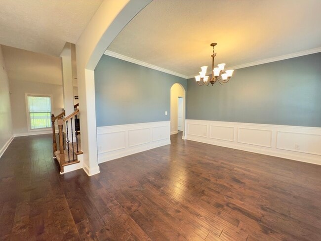 Building Photo - 532 Larkspur Dr