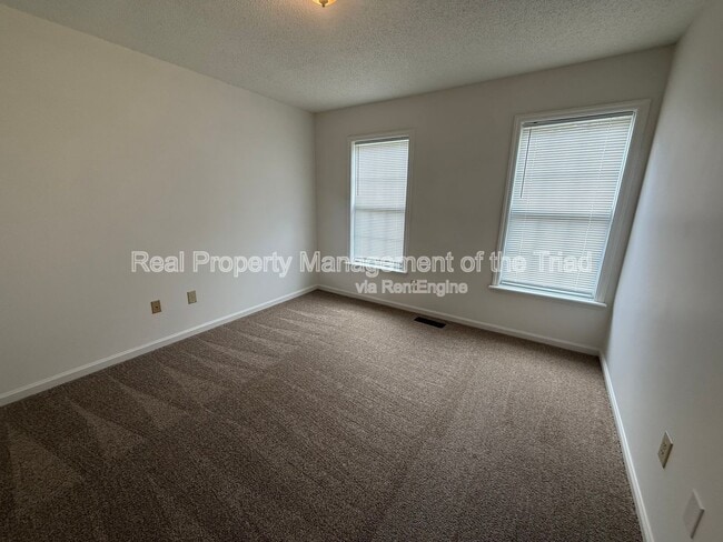 Building Photo - 1805 Cody Ave
