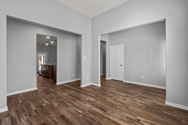 Building Photo - 412 N Wickham St