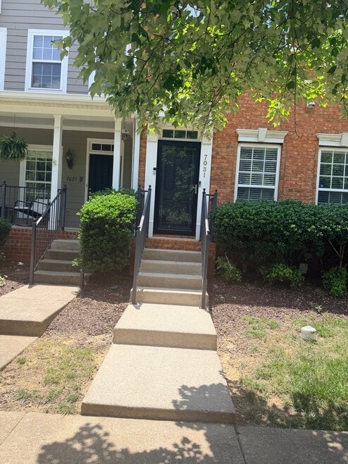 Building Photo - 7031 Sunnywood Dr