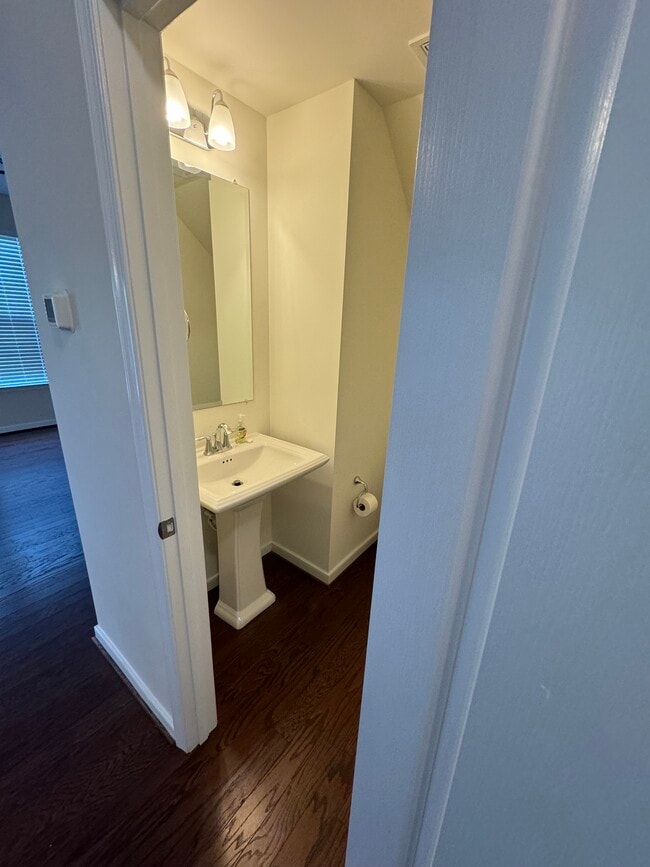 Building Photo - 6901 Swanhaven Dr