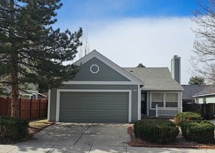 Building Photo - Single Story 3 Bedroom, 2 Bath, 2 Car Garage, Desirable Seeliger Neighborhood