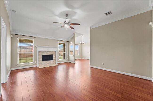 Building Photo - 24811 Sandusky Dr
