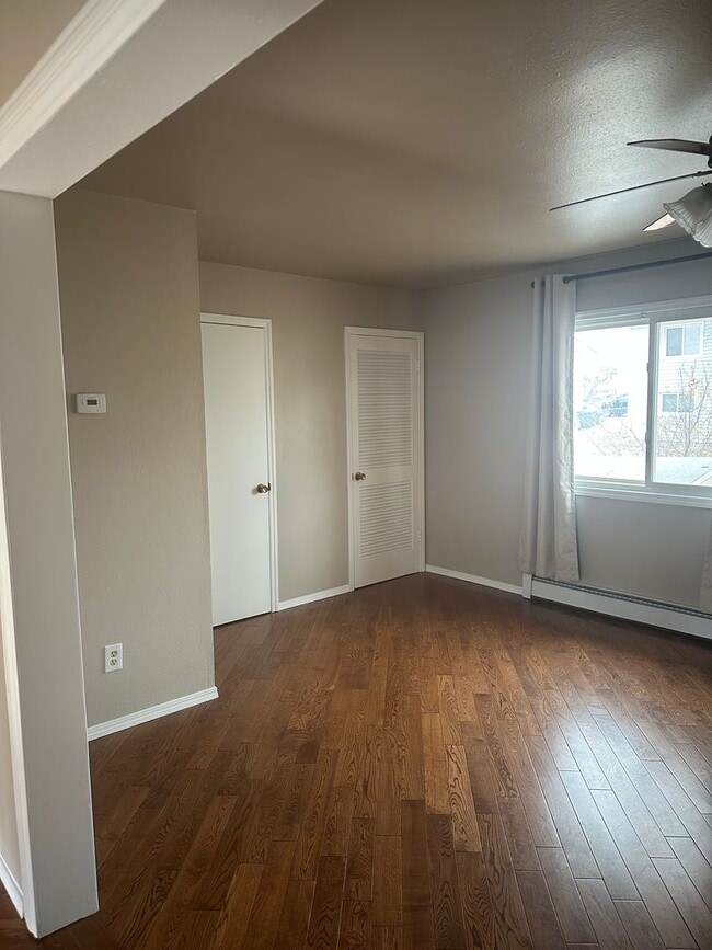 Building Photo - 380 Shoshone Ave