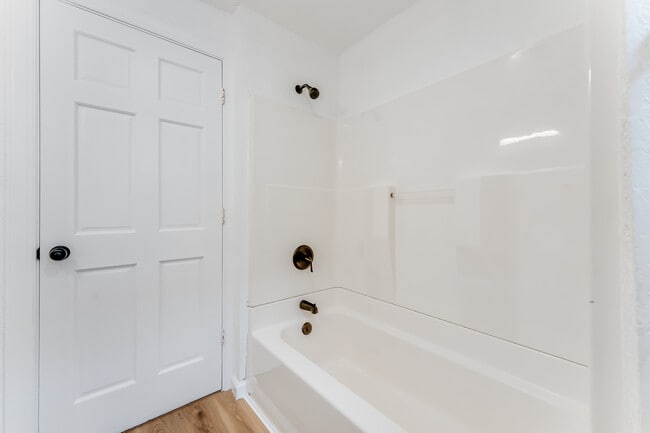 Building Photo - 2112 Gould Ave