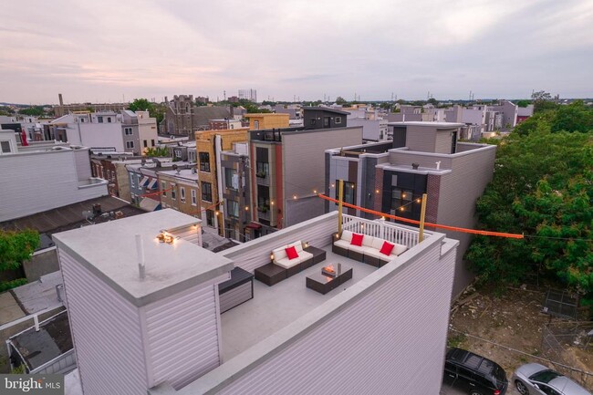 Building Photo - 1513 S Lambert St