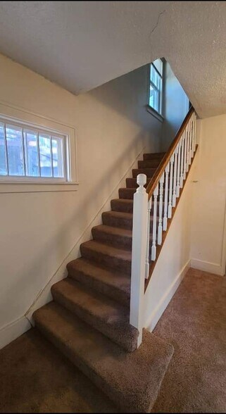 Building Photo - 819 11th St N