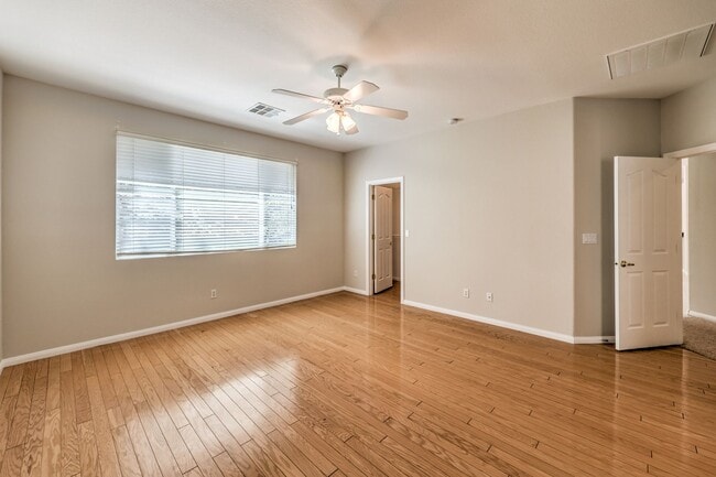 Building Photo - single story / 3 car garage / 3 bedrooms / 3 baths