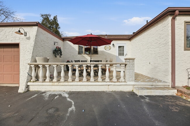 Building Photo - 150 Hankins Rd