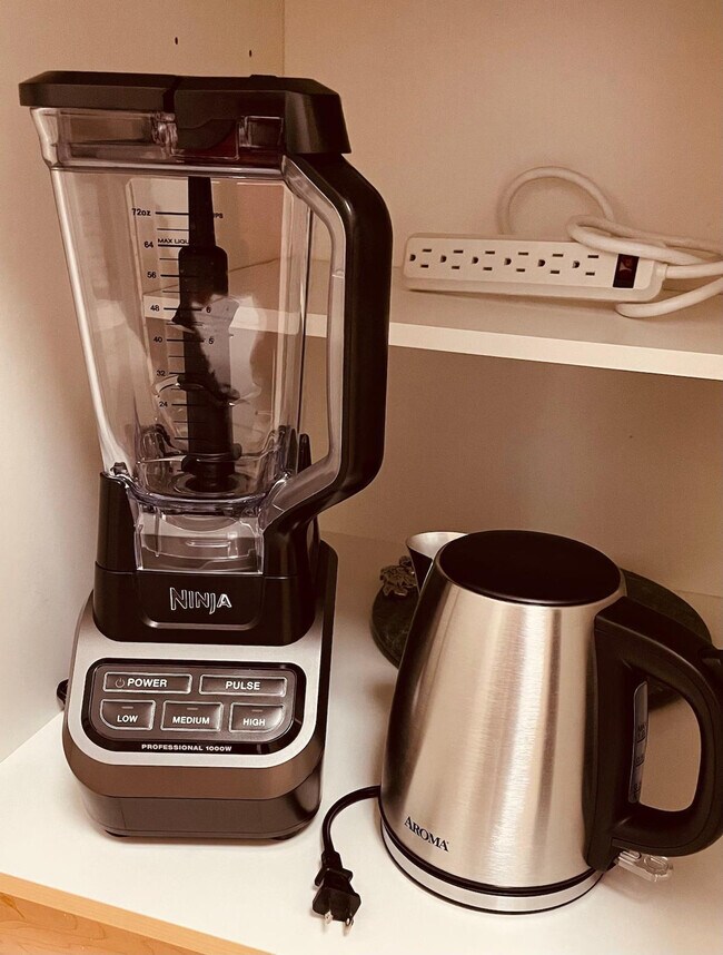 Building Photo - 2280 SW 32nd Ave