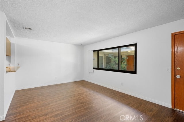 Building Photo - 16226 Vanowen St