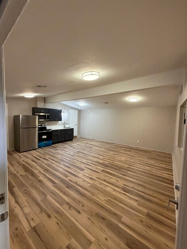 Building Photo - 8147 Tunney Ave