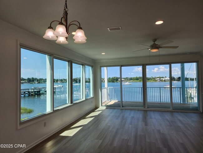 Building Photo - 300 Penny Ct