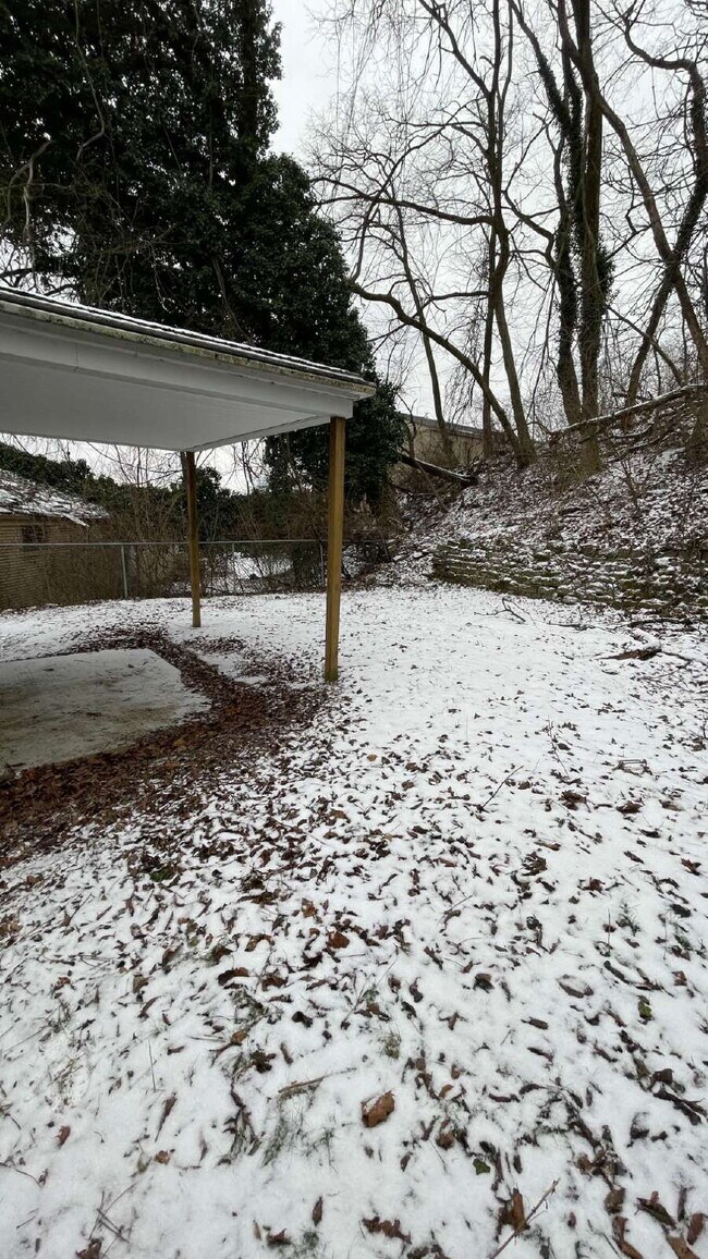 Building Photo - Charming 3 bed, 2 bath with finished basement!