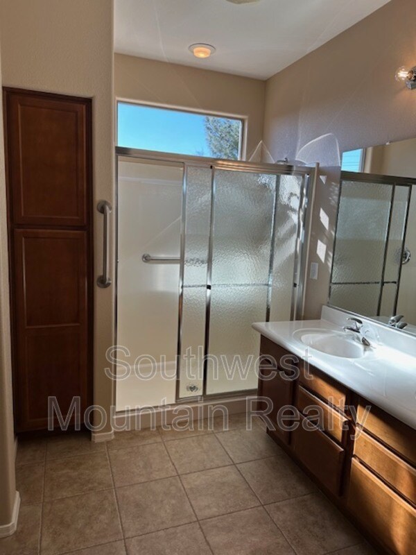 Building Photo - 4245 E Ficus Way