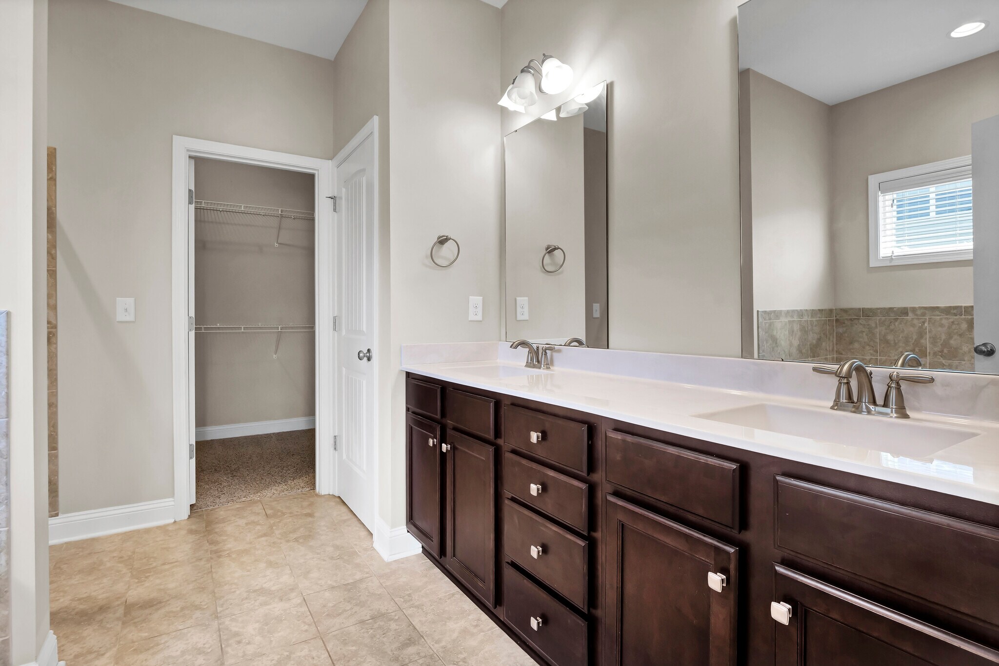 Building Photo - 315 Red Cedar Dr