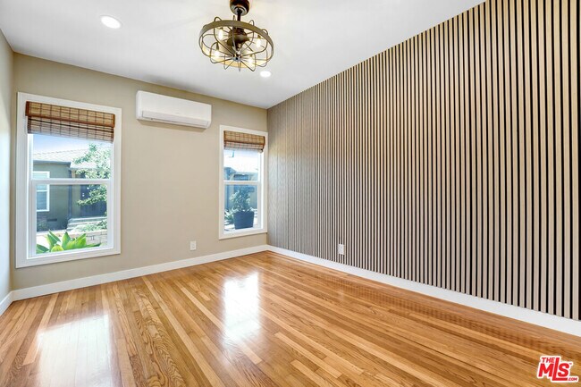 Building Photo - 1332 Ocean Park Blvd