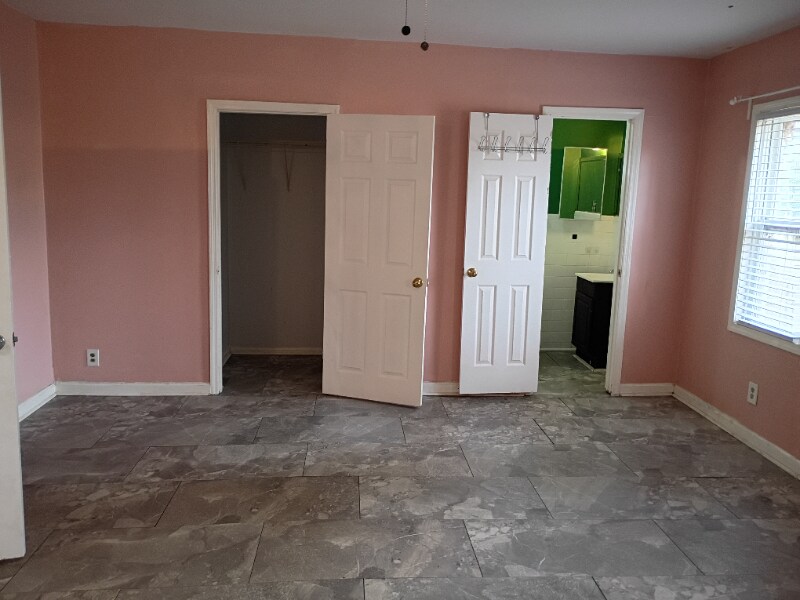 Building Photo - 1081 Arlington Ave SW